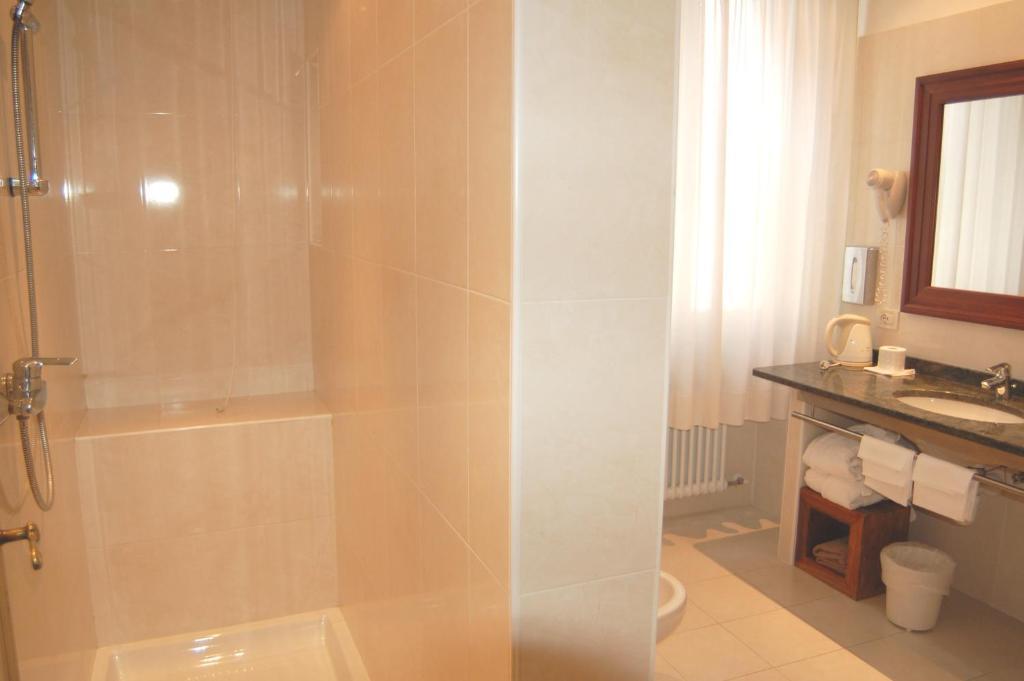 Astoria Hotel Italia Удине Номер фото